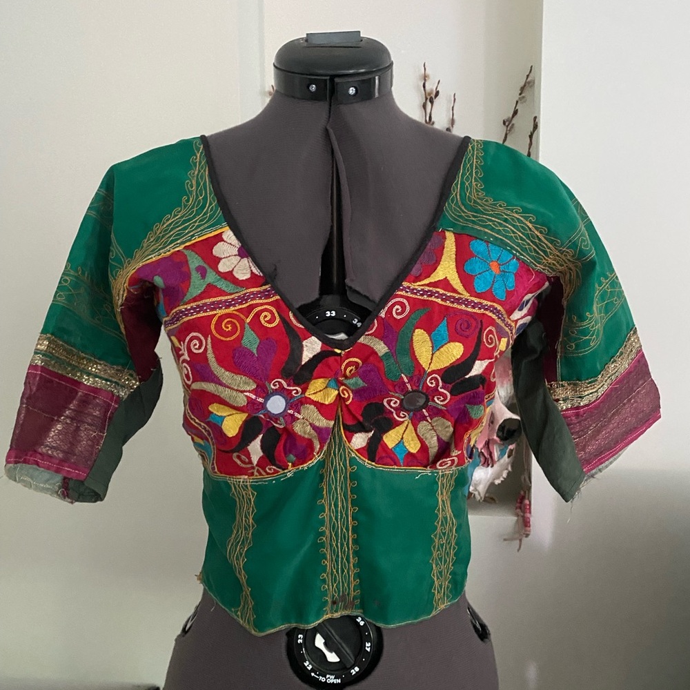 Colorful multi patterned backless top, XS/small - Picture 6 of 11